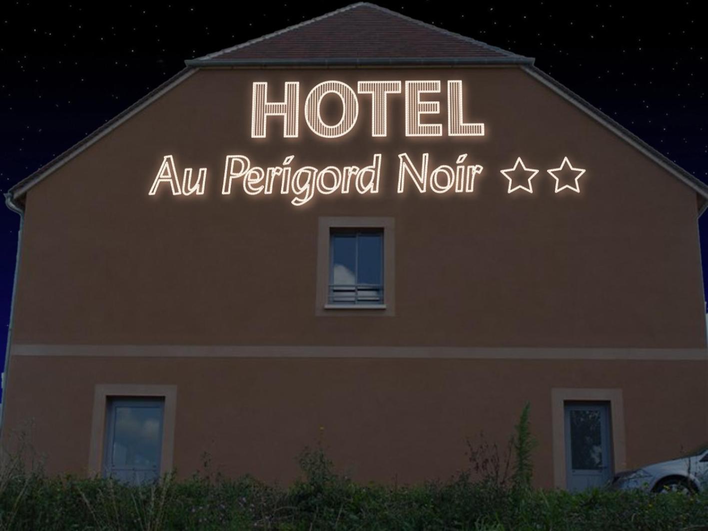 Au Perigord Noir Hautefort Exterior foto
