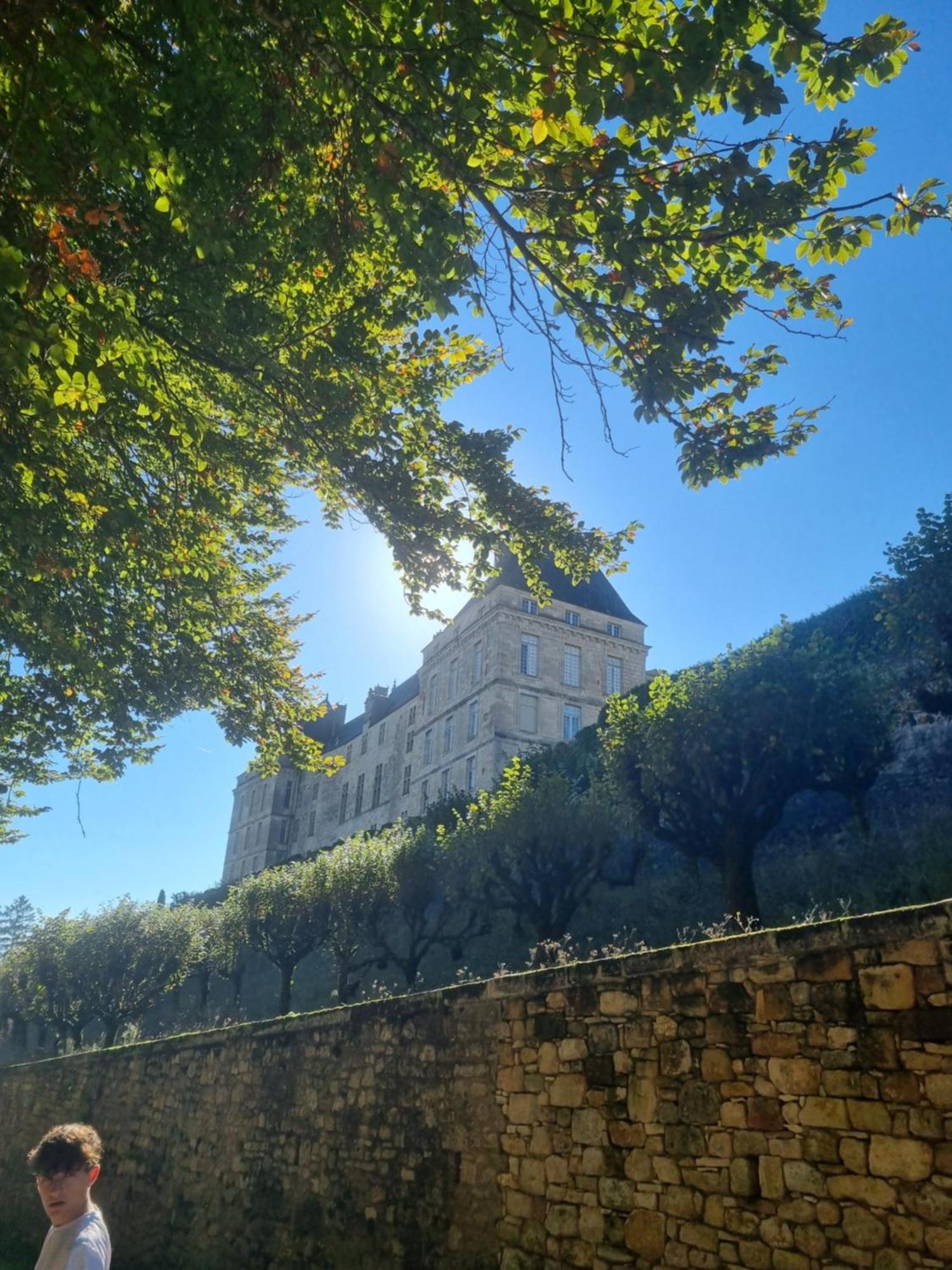 Au Perigord Noir Hautefort Exterior foto