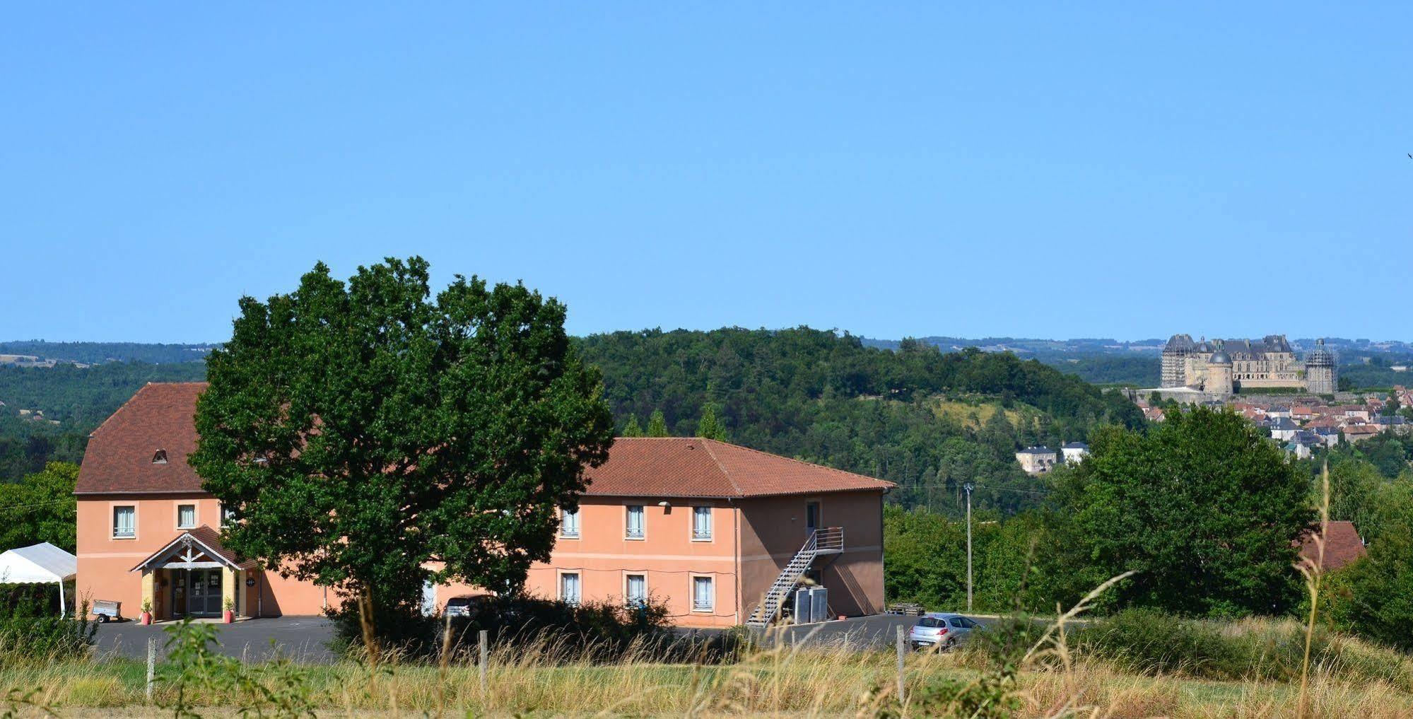 Au Perigord Noir Hautefort Exterior foto